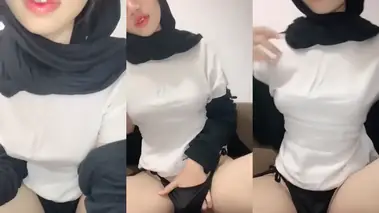 bokep abg jilbab tobrut colmek mendesah